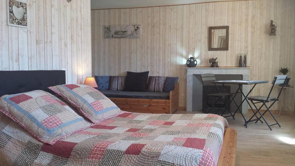 La Pierre Trouee Chambre D'Hotes Chateauneuf-de-Randon Экстерьер фото